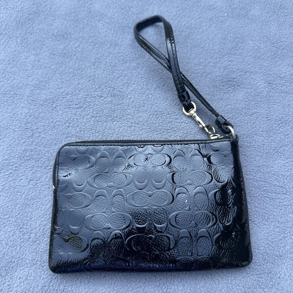 Coach Corner Zip Wristlet Signature Logo Embossed Patent Leather Black - Picture 3 of 8